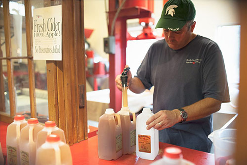Robinette’s Apple Haus & Winery